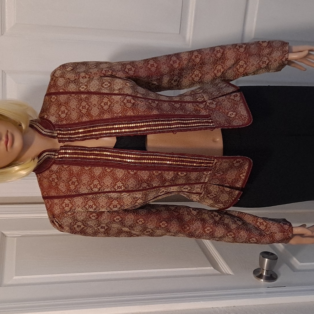 The Limited Lined Cropped Fitted Jacket/Blazer with Hook Button-Up Front